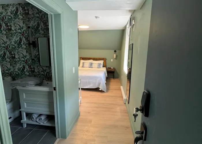 Periwinkle Tides Inn